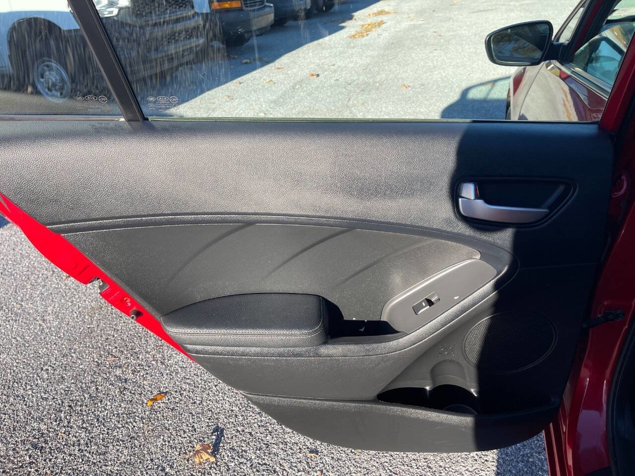 Used 2018 Kia Forte S image 25