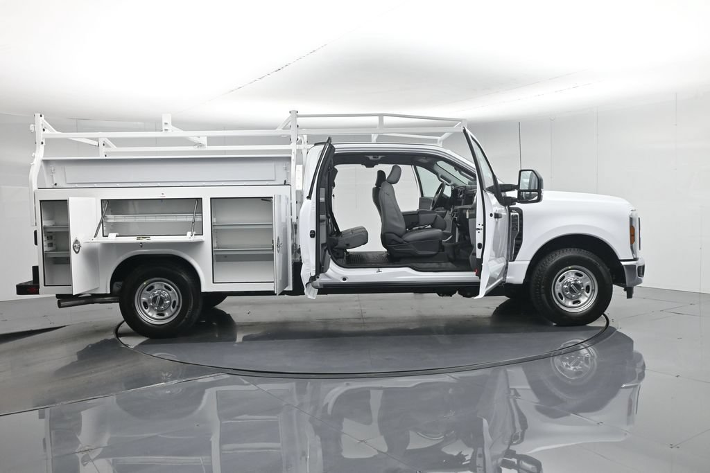 New 2026 Ford F250 XL w/ XL Chrome Package RWD image 31