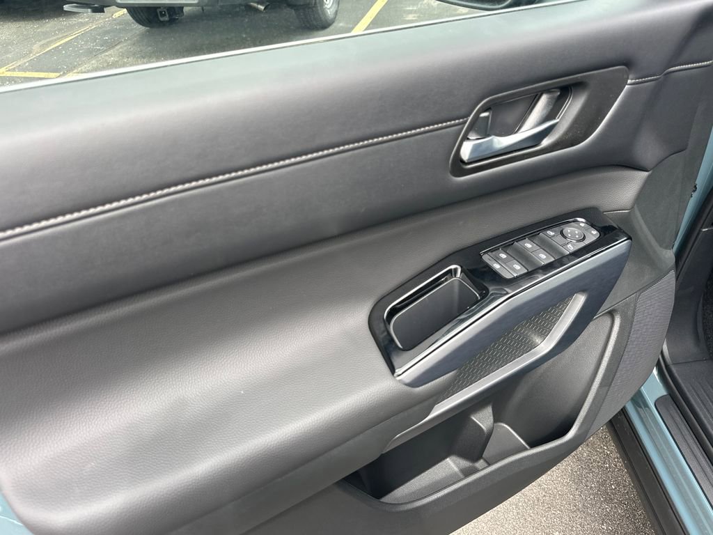 New 2026 Nissan Pathfinder SL AWD/4WD image 10