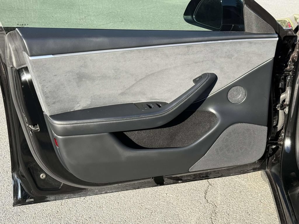 Used 2024 Tesla Model 3 Performance AWD/4WD image 9