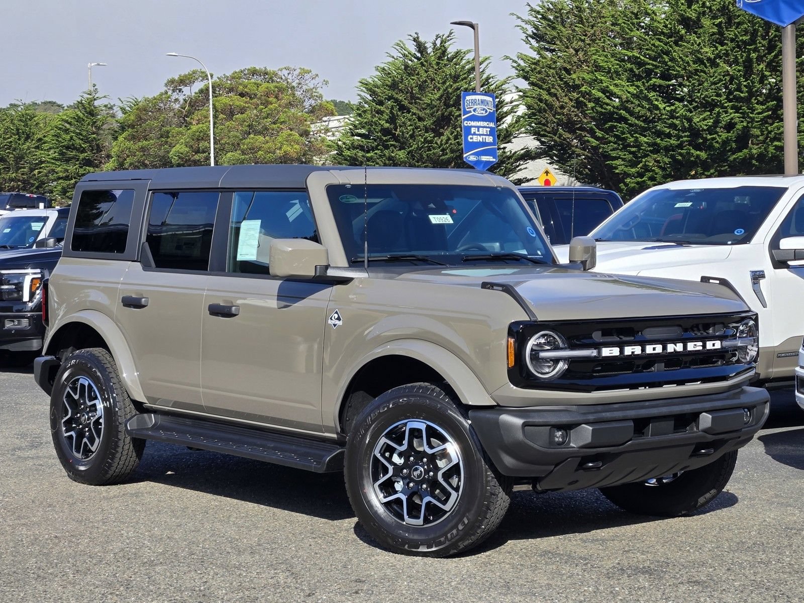 New 2026 Ford Bronco Outer Banks AWD/4WD image 2