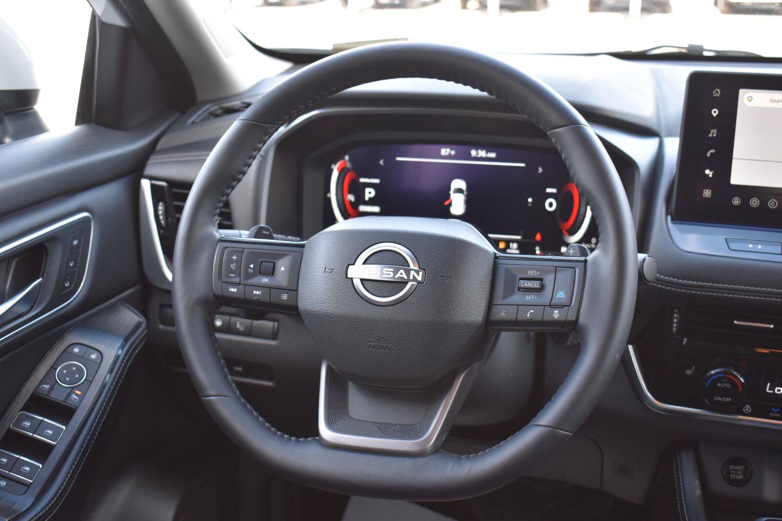 Used 2025 Nissan Rogue Platinum w/ Platinum Premium Package FWD image 35