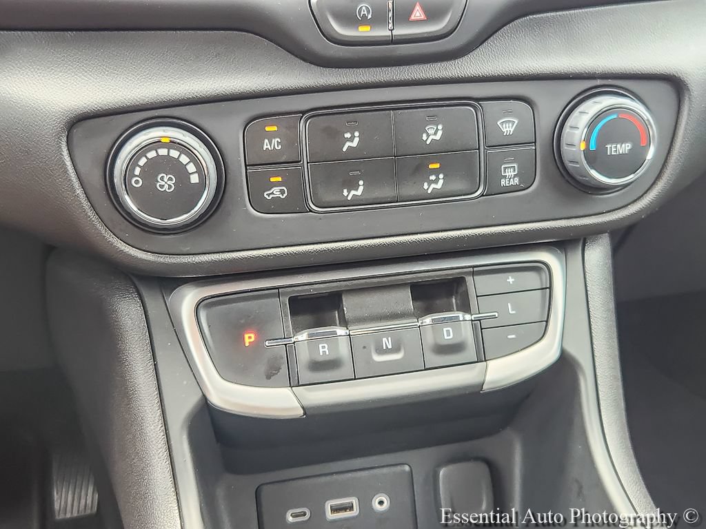 Used 2024 GMC Terrain SLE FWD image 14