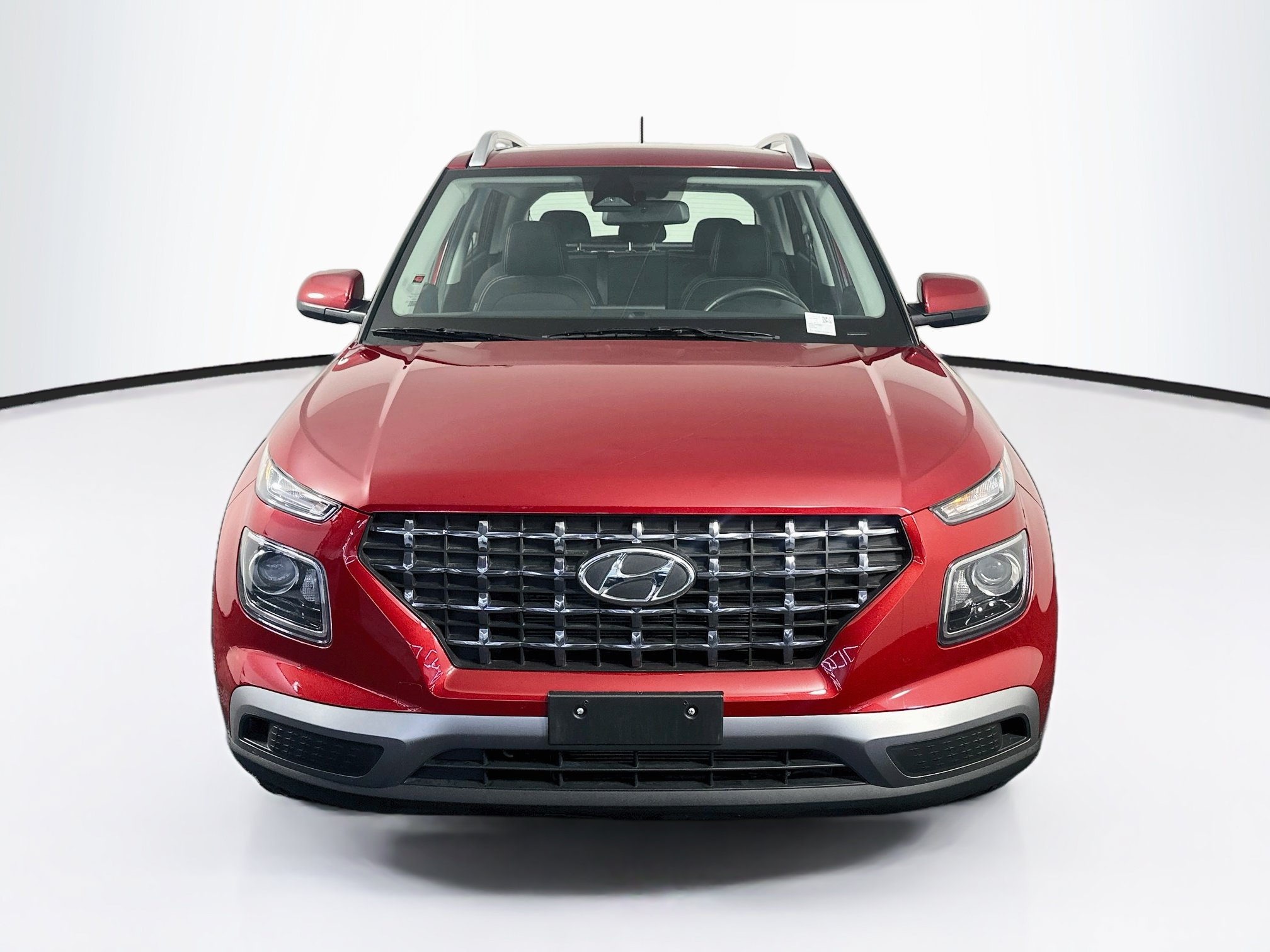 Used 2025 Hyundai Venue SEL FWD image 2