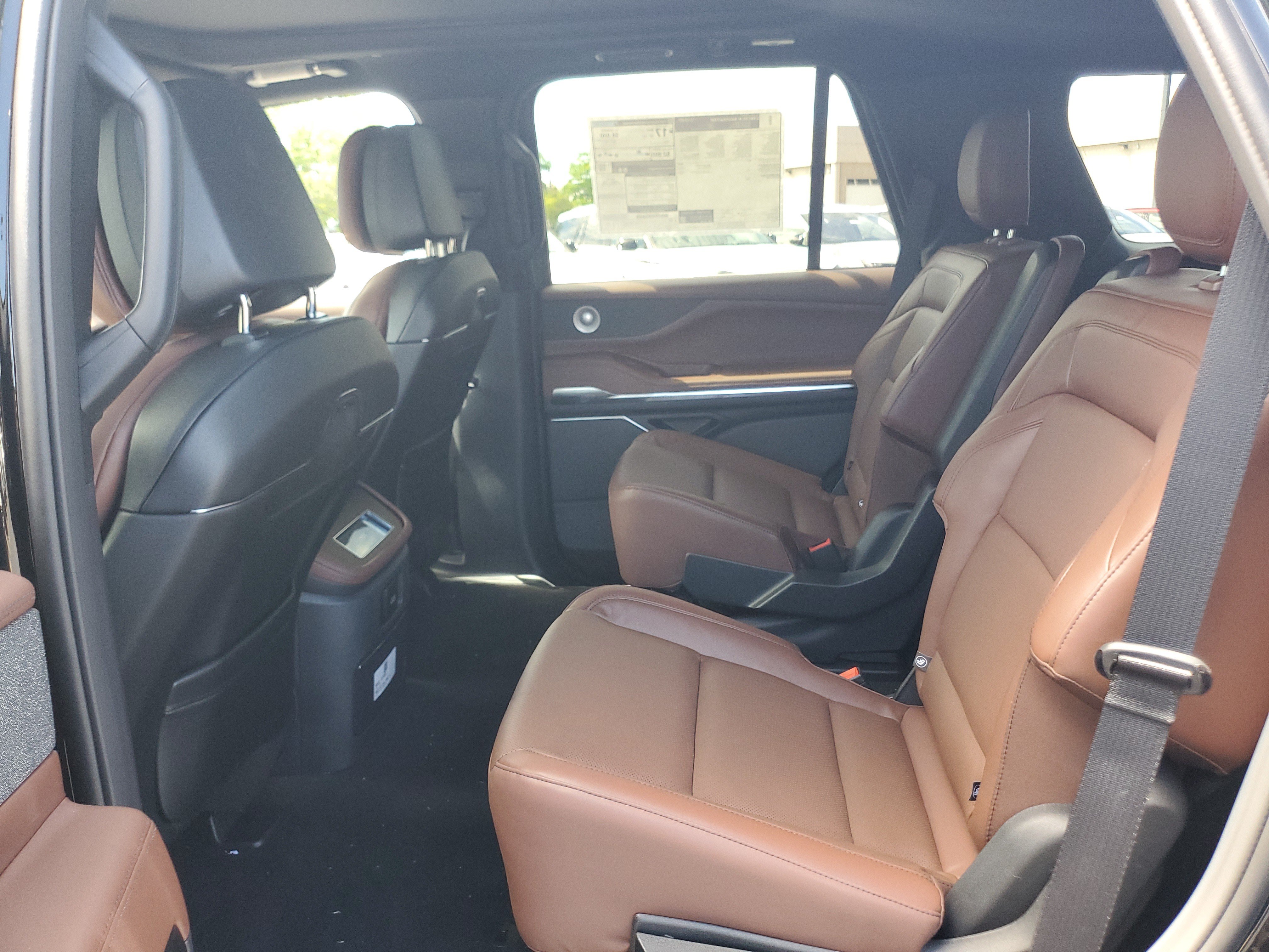 New 2026 Lincoln Navigator Reserve AWD/4WD image 26