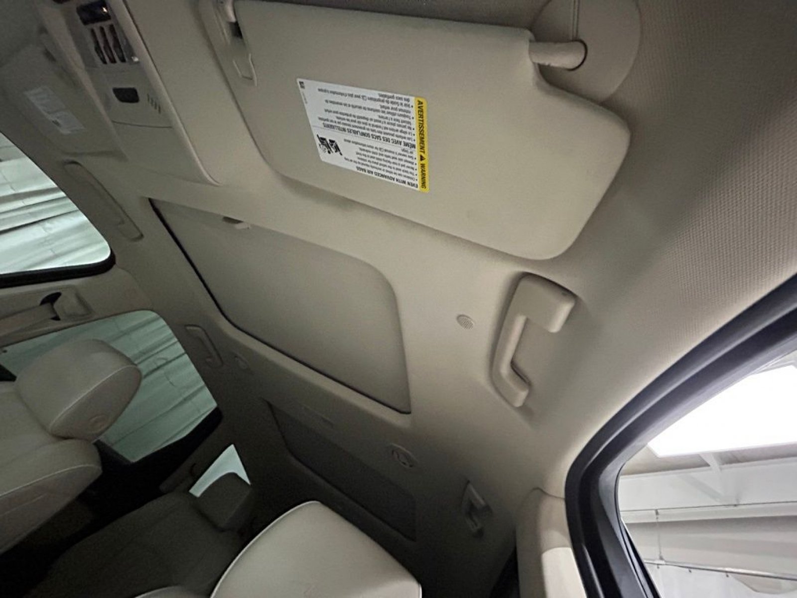 Used 2024 Buick Enclave Avenir w/ Avenir Technology Package FWD image 25