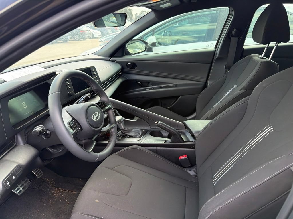Used 2026 Hyundai Elantra Sport FWD image 2