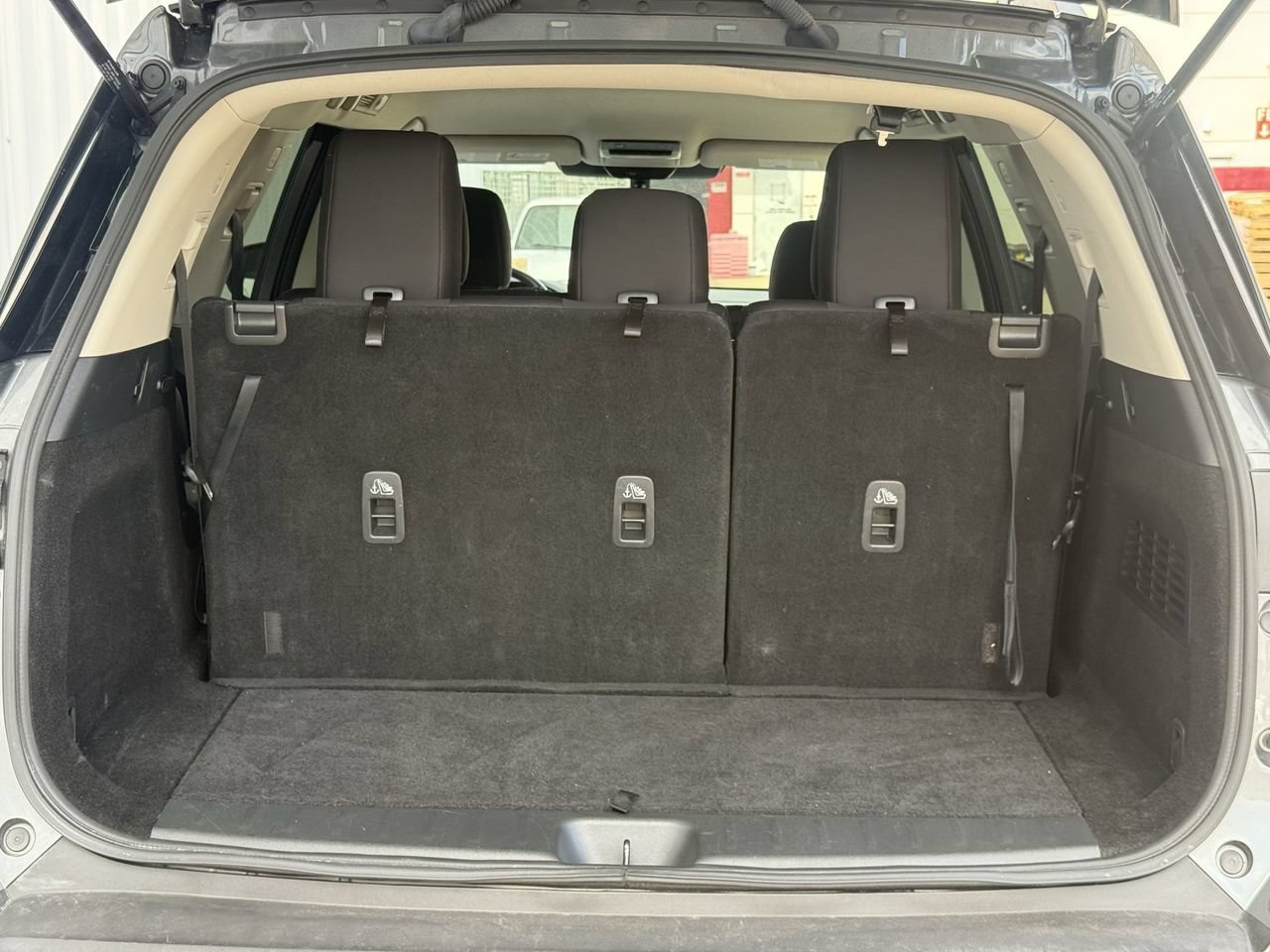 Used 2024 Nissan Pathfinder SV AWD/4WD image 31
