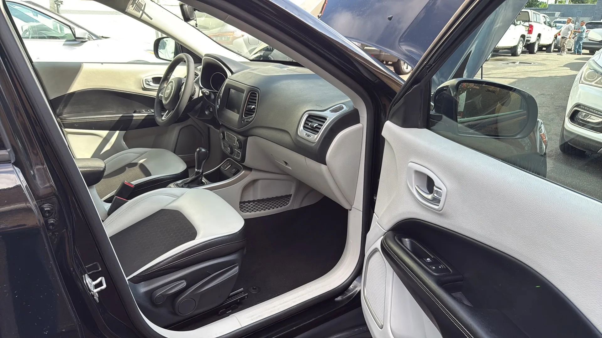 Used 2021 Jeep Compass Latitude image 25