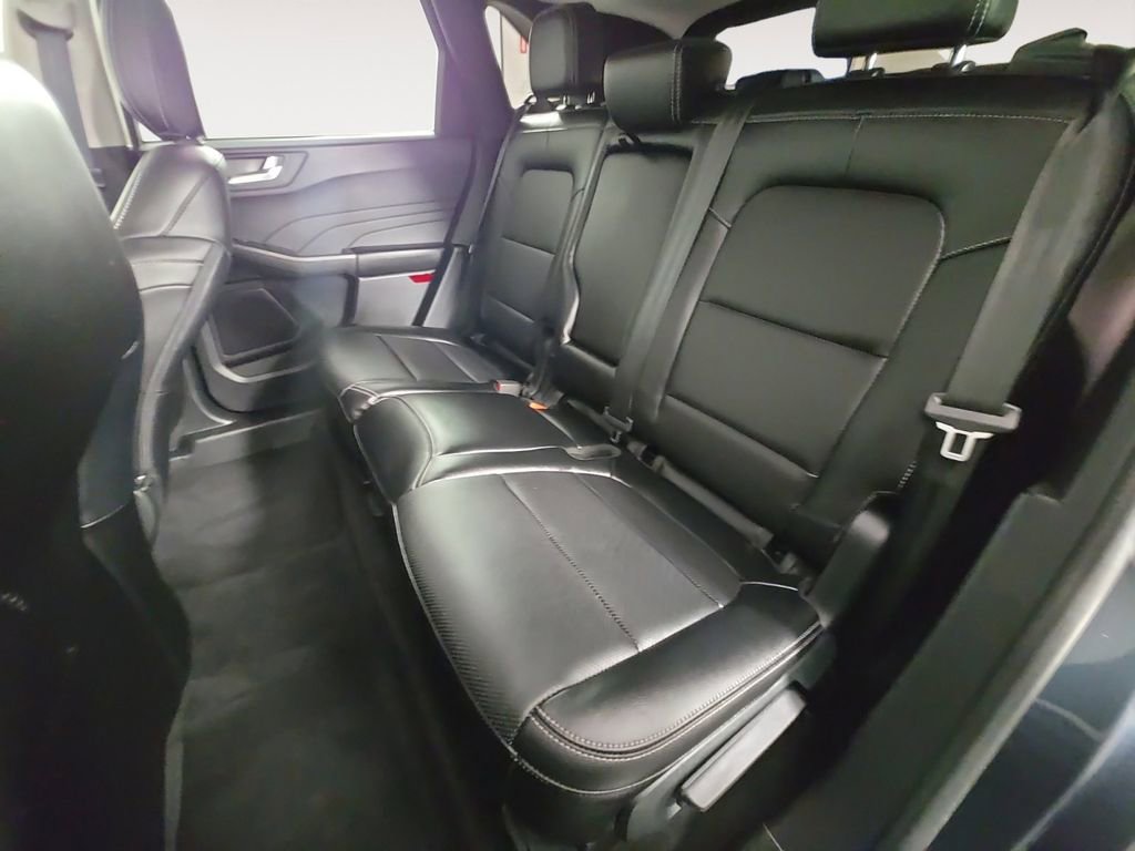 Used 2022 Ford Escape Titanium image 13