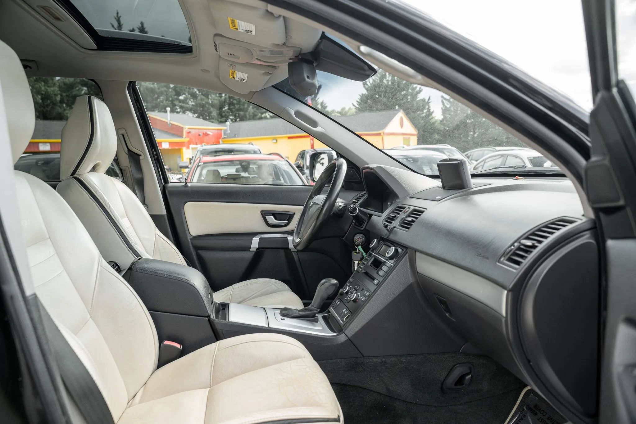 Used 2014 Volvo XC90 3.2 R-Design AWD/4WD image 12