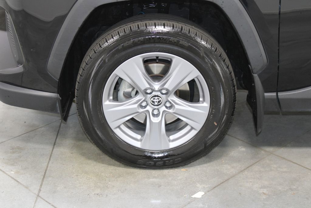 Used 2023 Toyota RAV4 XLE w/ Convenience Package image 18