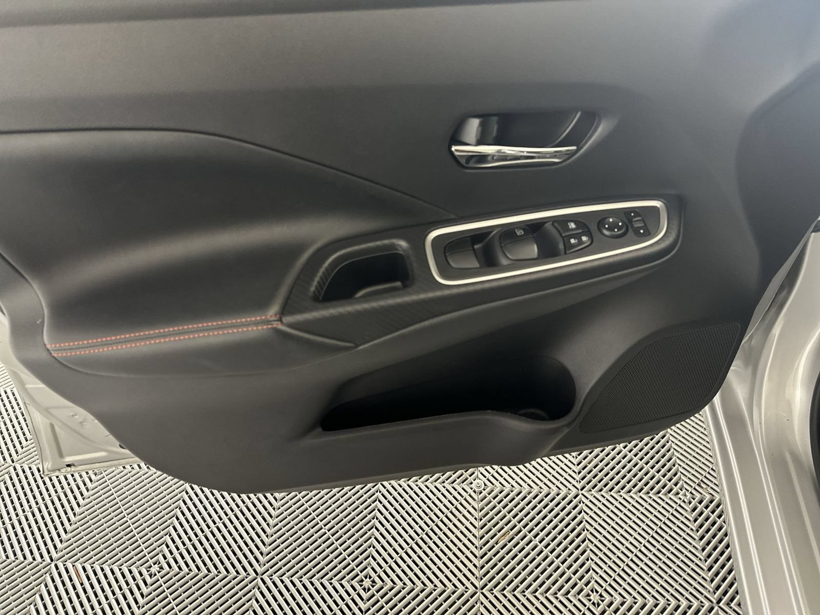 Certified 2024 Nissan Versa SR w/ Trunk Package FWD image 30