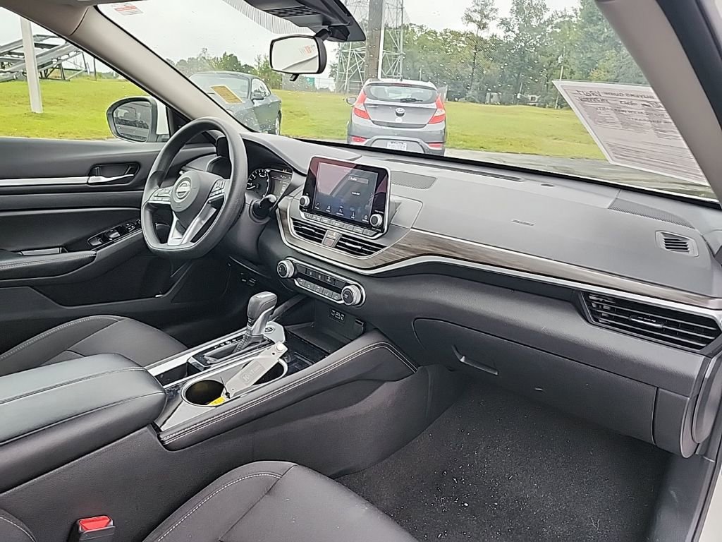 Used 2023 Nissan Altima 2.5 SV FWD image 16