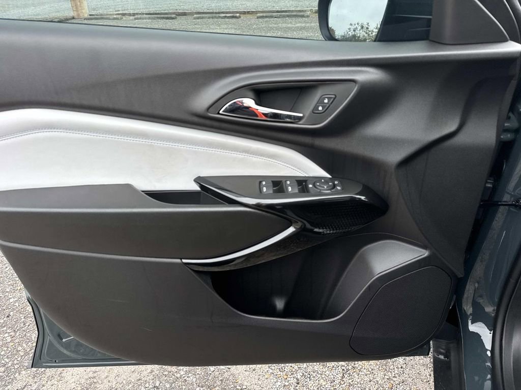 New 2026 Chevrolet Trax LT w/ Sunroof Package image 18