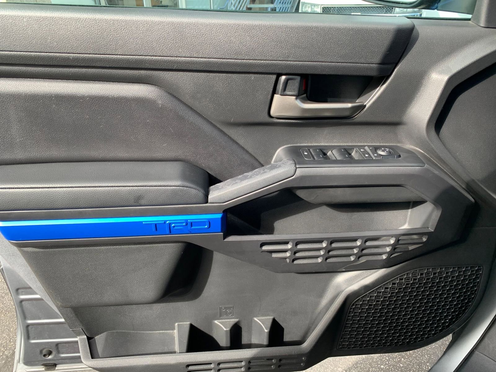 Used 2025 Toyota Tacoma TRD Off-Road image 20