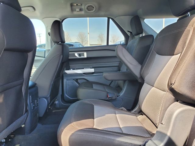 Used 2024 Ford Explorer XLT AWD/4WD image 24