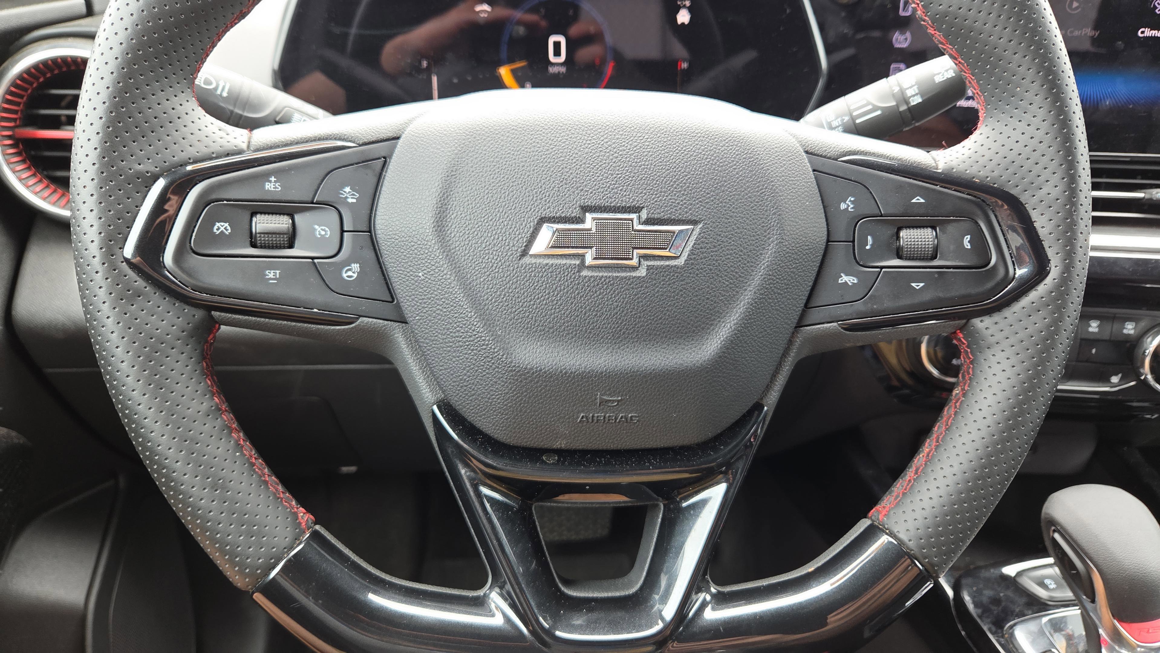 Used 2025 Chevrolet Trax RS w/ Driver Confidence Package FWD image 24