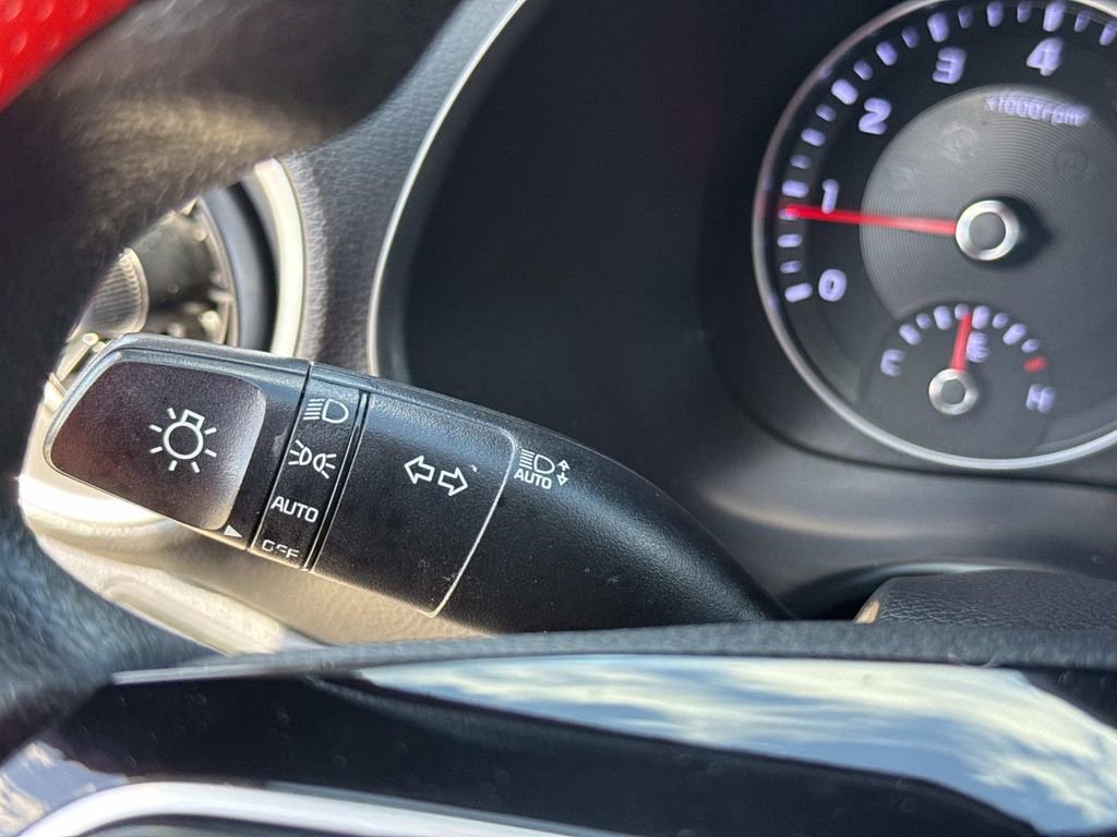 Used 2022 Kia Forte LXS image 28