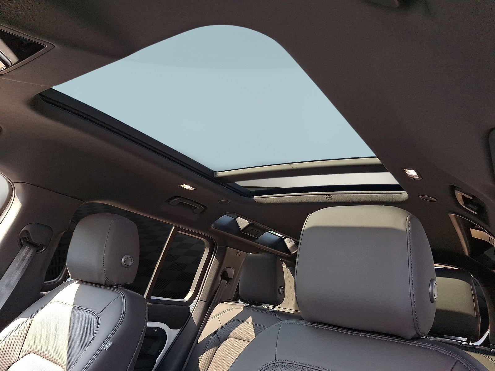 Certified 2026 Land Rover Defender 110 S image 6