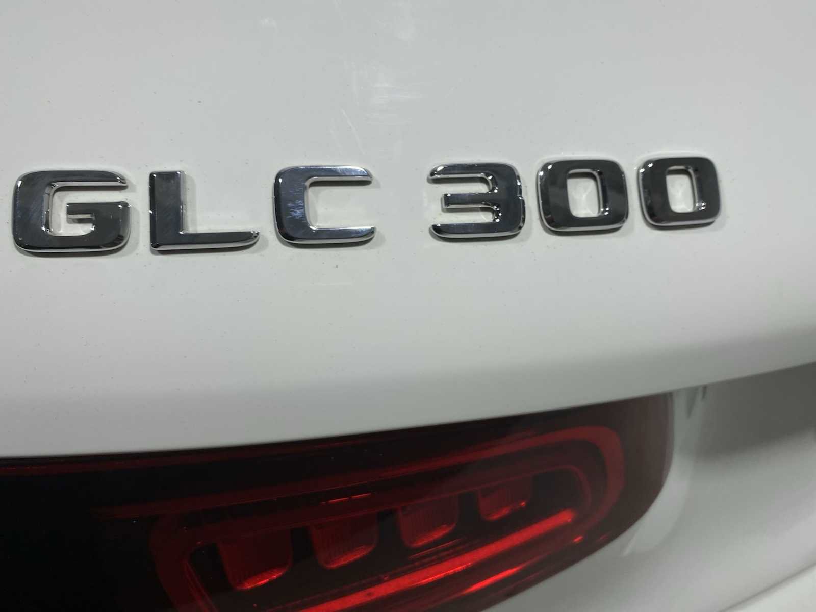 Used 2020 Mercedes-Benz GLC 300 4MATIC image 7