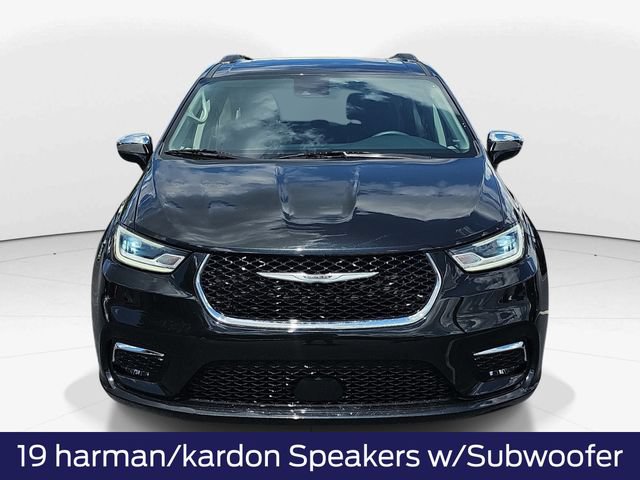 Used 2023 Chrysler Pacifica Limited w/ Uconnect Theater Family Group AWD/4WD image 10