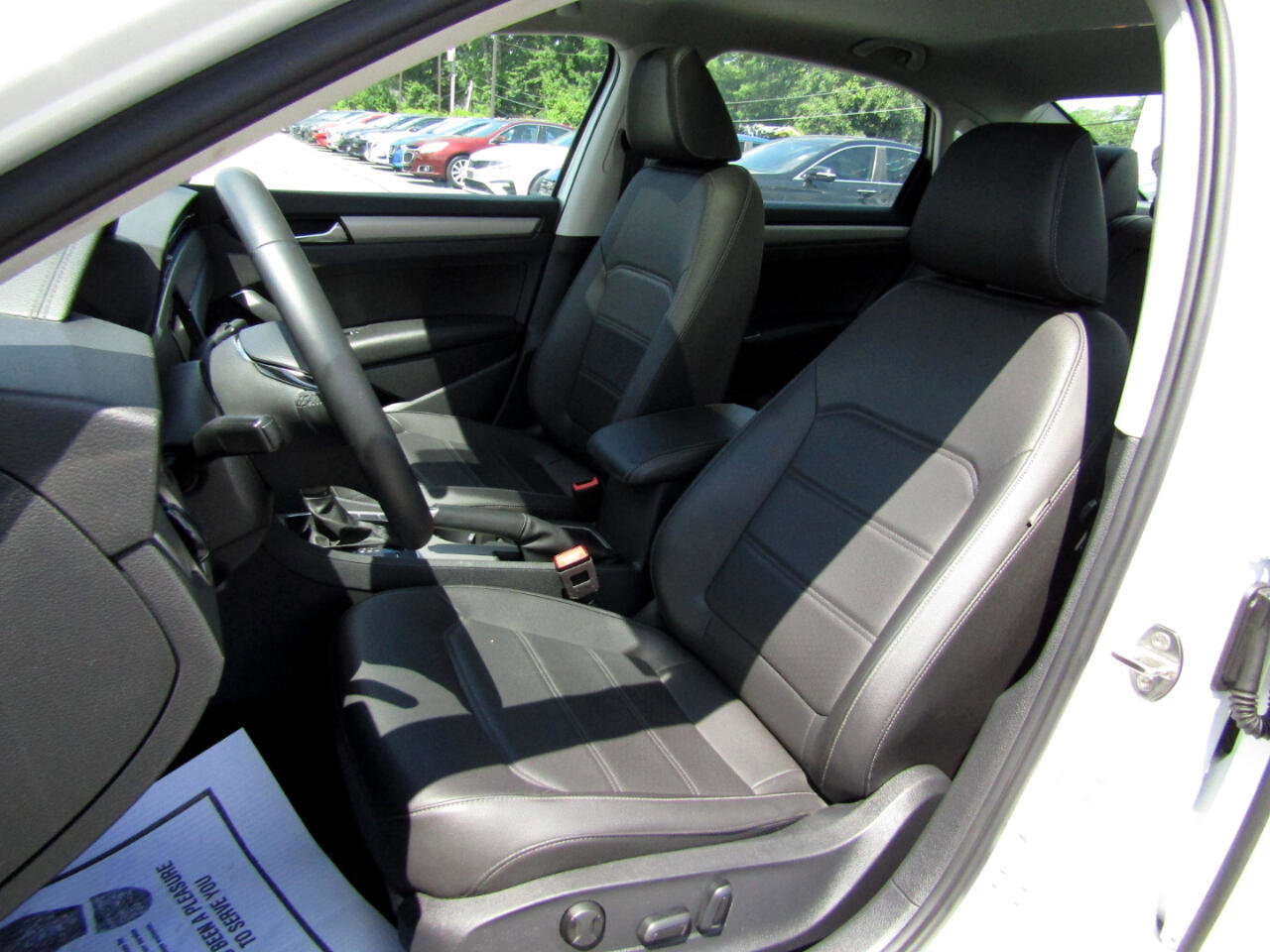 Used 2022 Volkswagen Passat 2.0T SE image 18