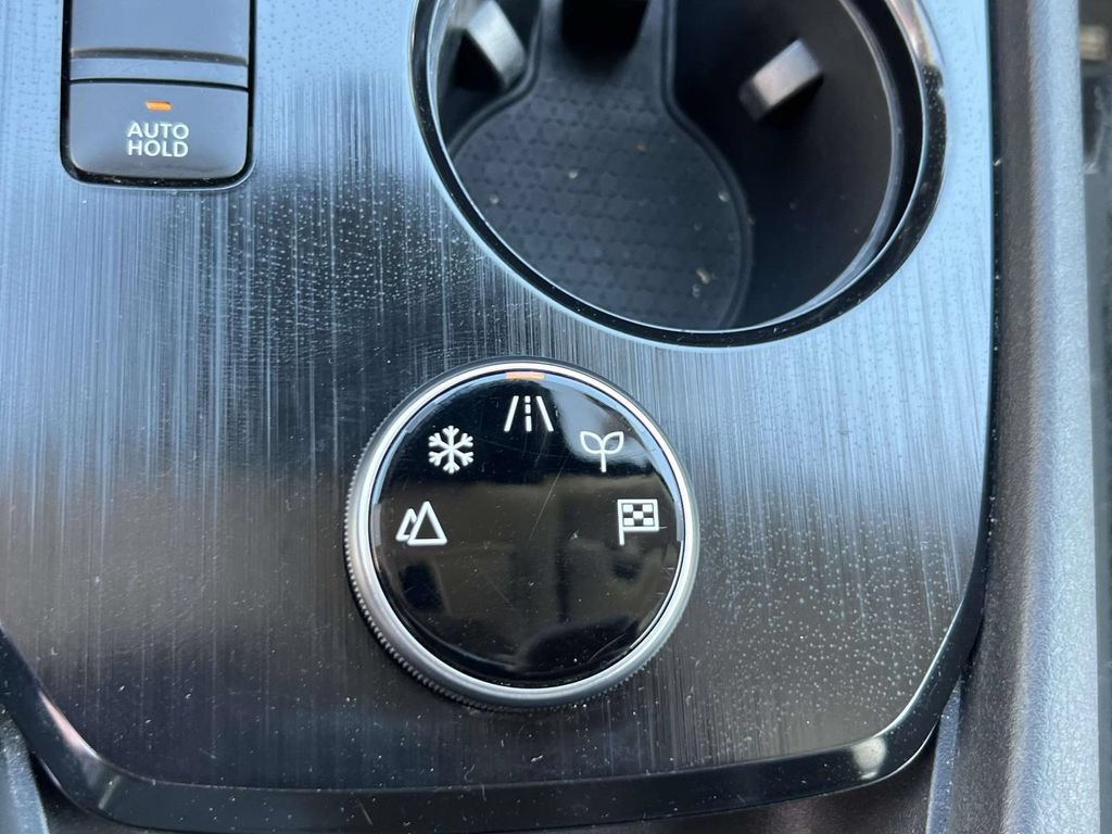 Used 2024 Nissan Rogue SV AWD/4WD image 31