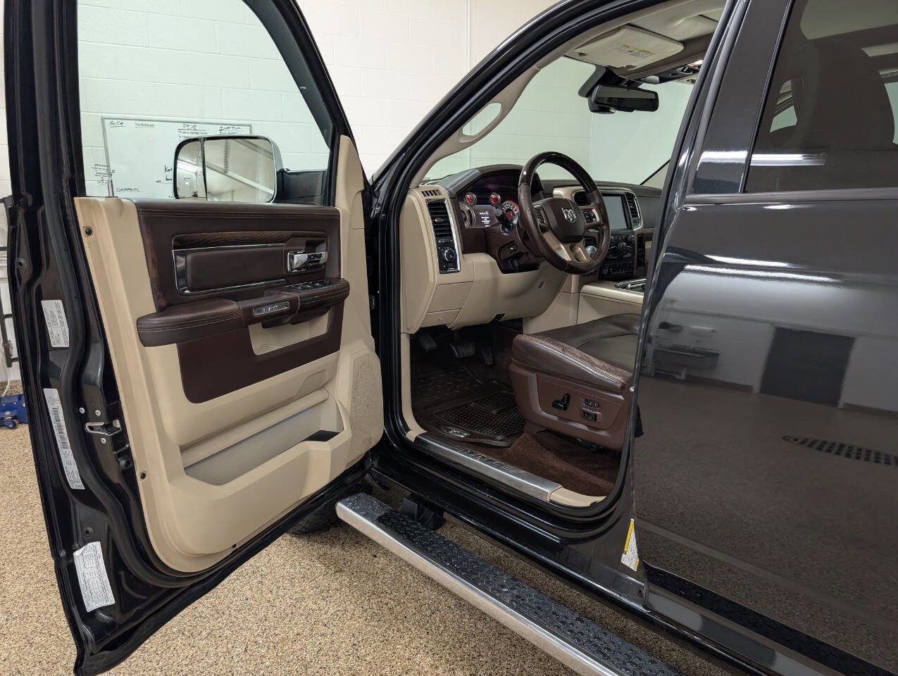 Used 2015 RAM 1500 Laramie Longhorn image 5