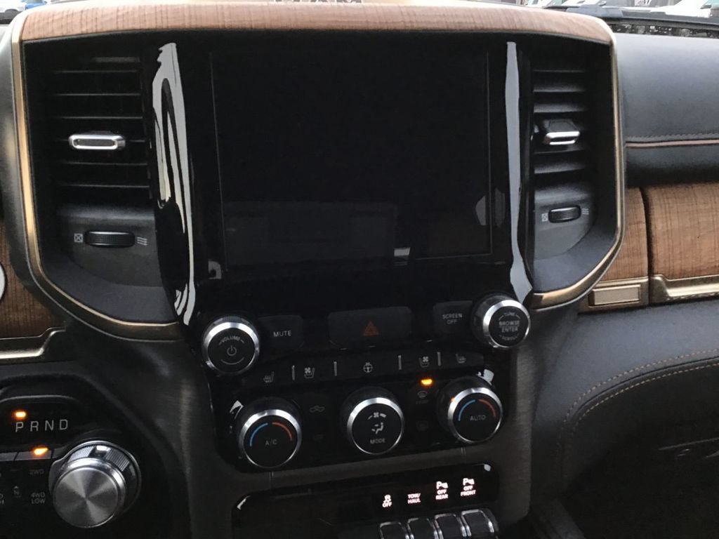 Used 2022 RAM 1500 Limited w/ Body Color Bumper Group AWD/4WD image 14