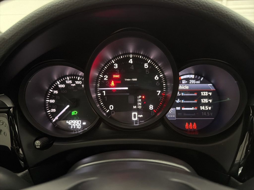 Used 2022 Porsche Macan image 32