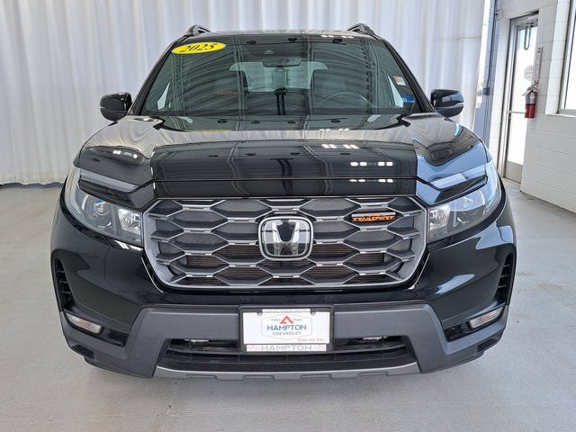 Used 2025 Honda Passport TrailSport image 4