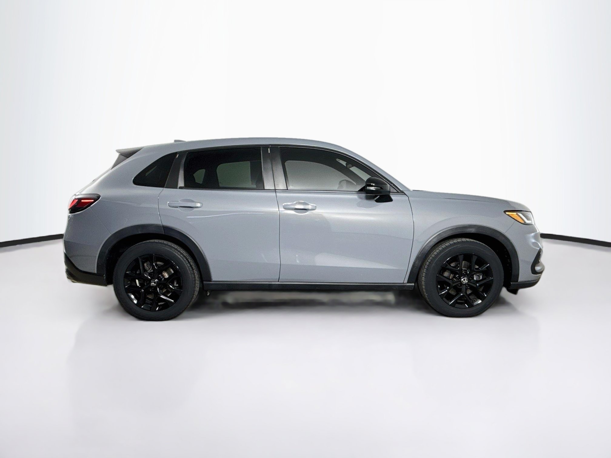 Used 2025 Honda HR-V Sport image 2