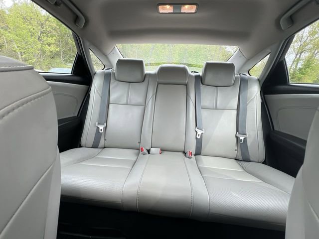 Used 2018 Toyota Avalon Limited w/ All Weather Liner Package FWD image 14