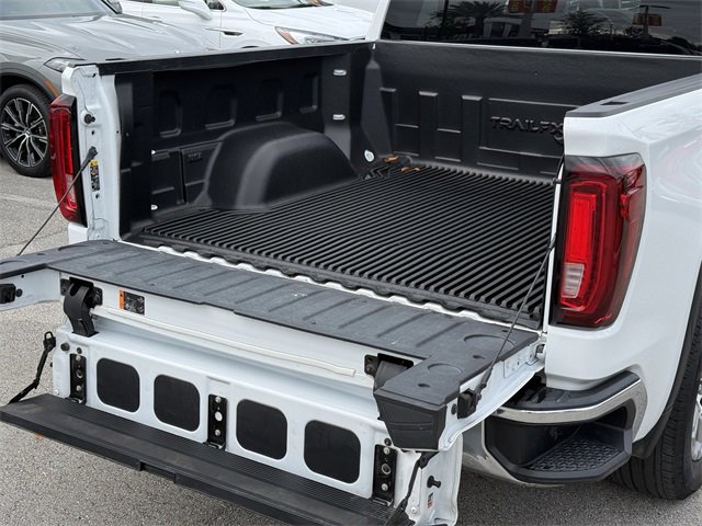 Used 2024 GMC Sierra 1500 SLT image 14
