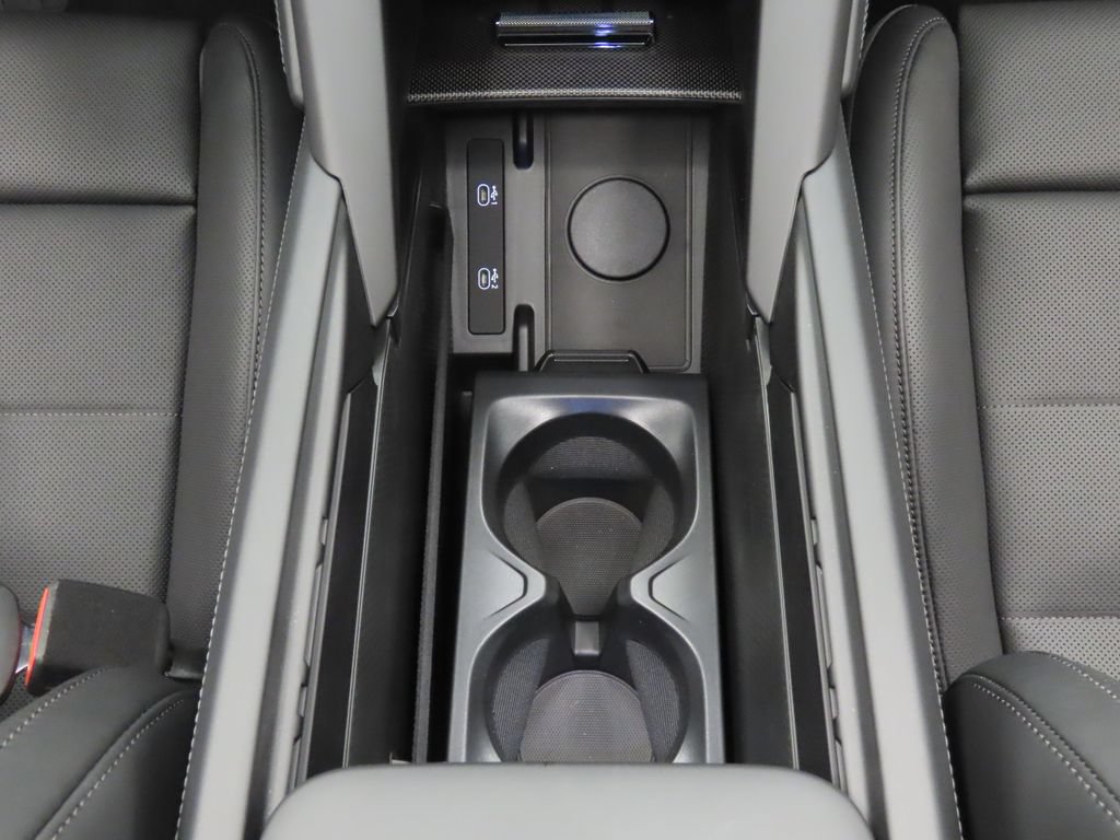 New 2026 Porsche Cayenne Turbo AWD/4WD image 33