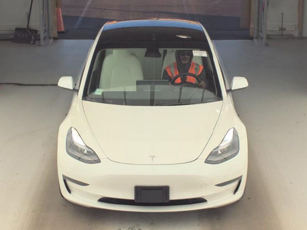 Used 2023 Tesla Model 3 Standard Range RWD image 2