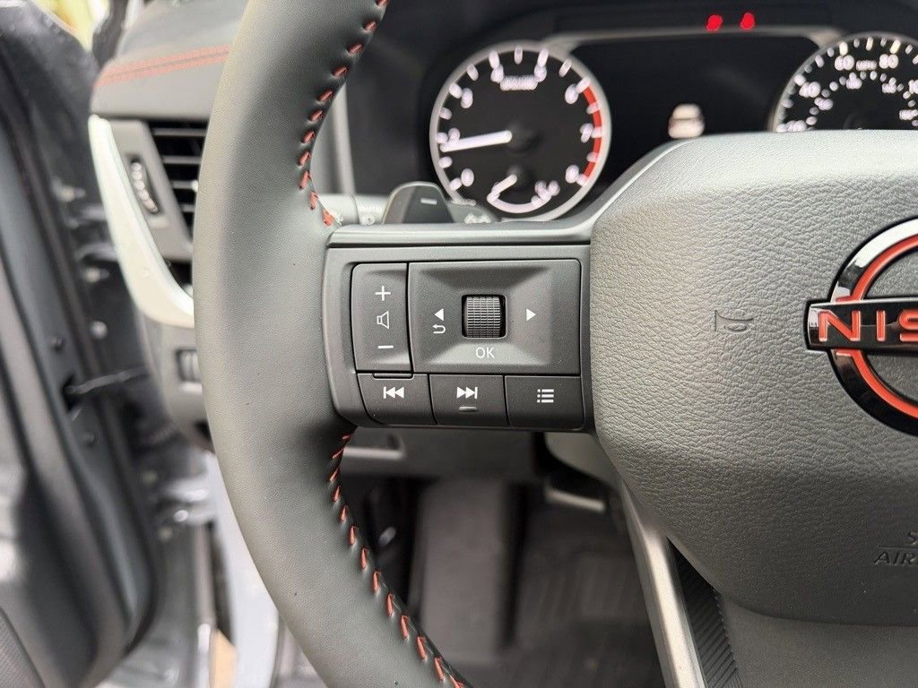 Used 2026 Nissan Rogue SV AWD/4WD image 16