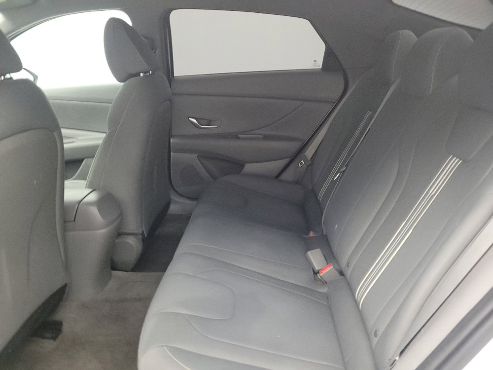 Used 2021 Hyundai Elantra SEL FWD image 18
