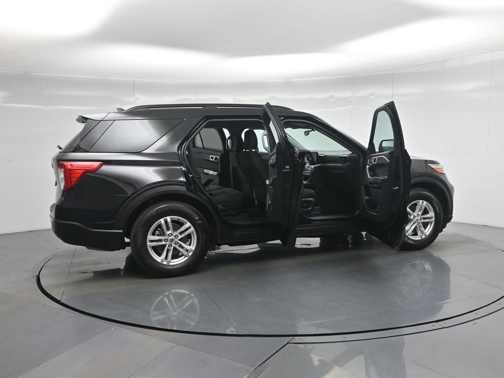 Certified 2023 Ford Explorer XLT image 4