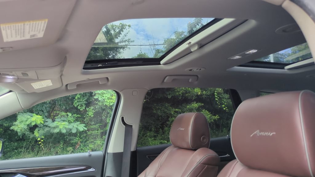 Used 2021 Buick Enclave Avenir w/ Avenir Technology Package FWD image 13