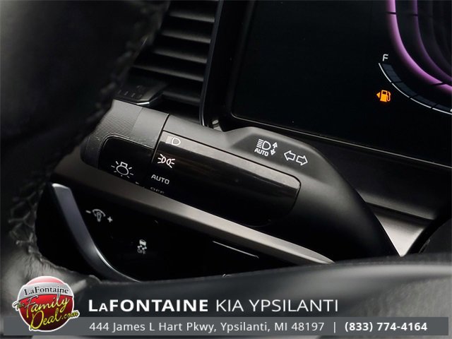 Certified 2025 Kia Sportage EX image 16