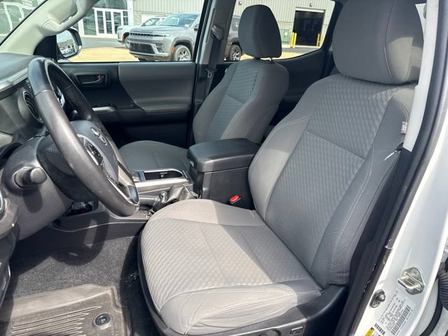 Certified 2020 Toyota Tacoma SR5 AWD/4WD image 16