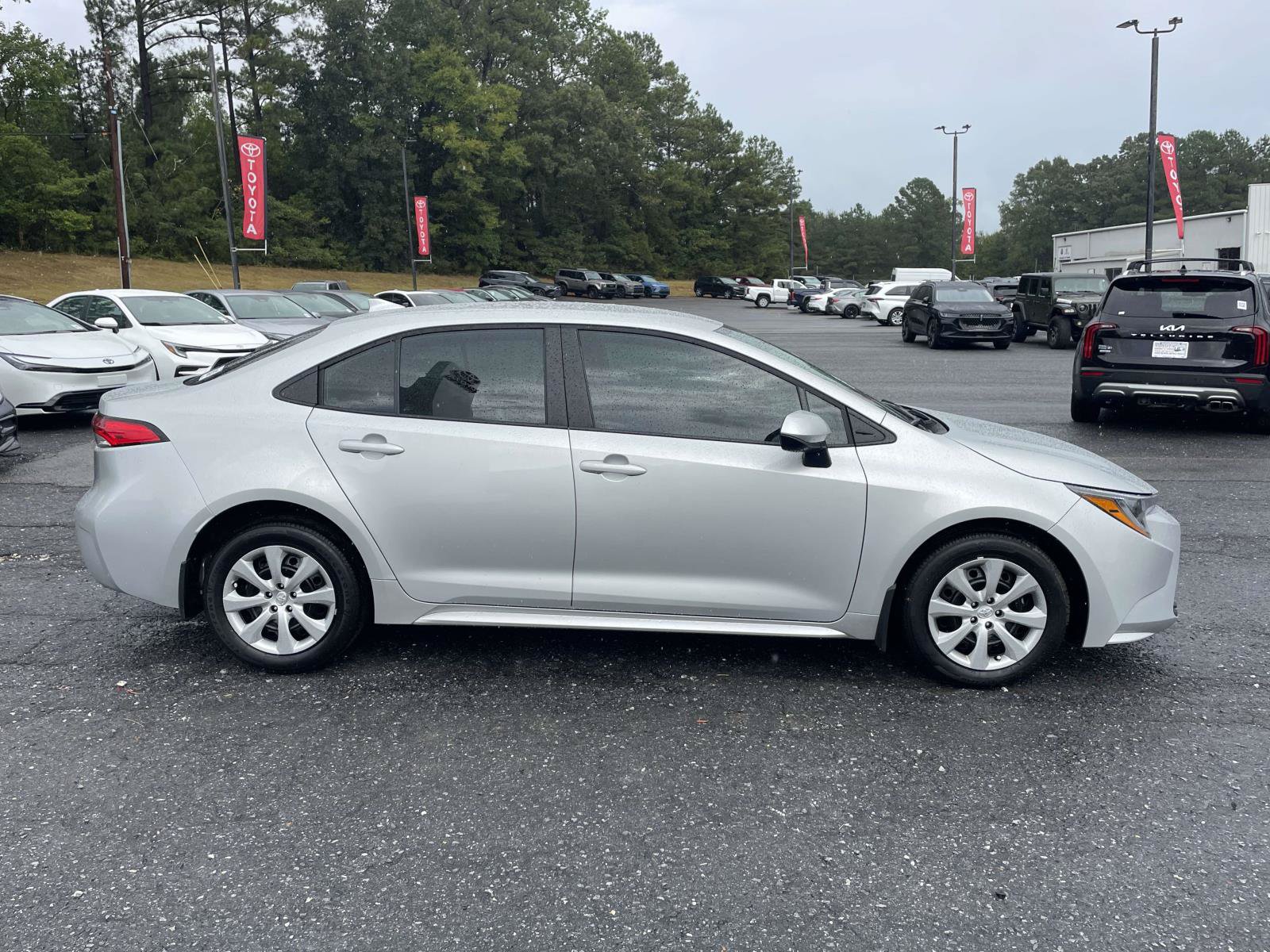 Used 2026 Toyota Corolla LE FWD image 2