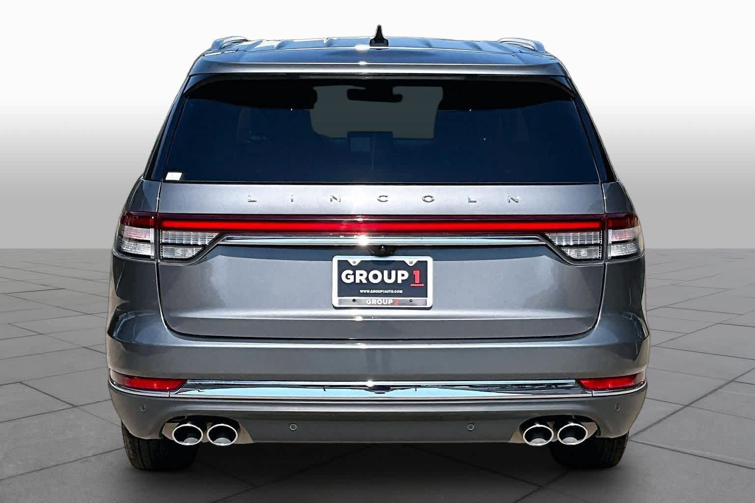 Used 2024 Lincoln Aviator Reserve AWD/4WD image 8