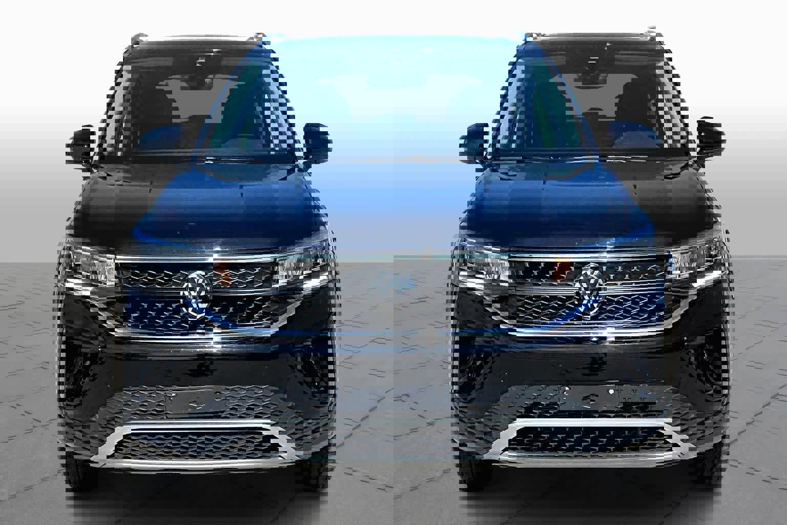 Used 2024 Volkswagen Taos SE image 4