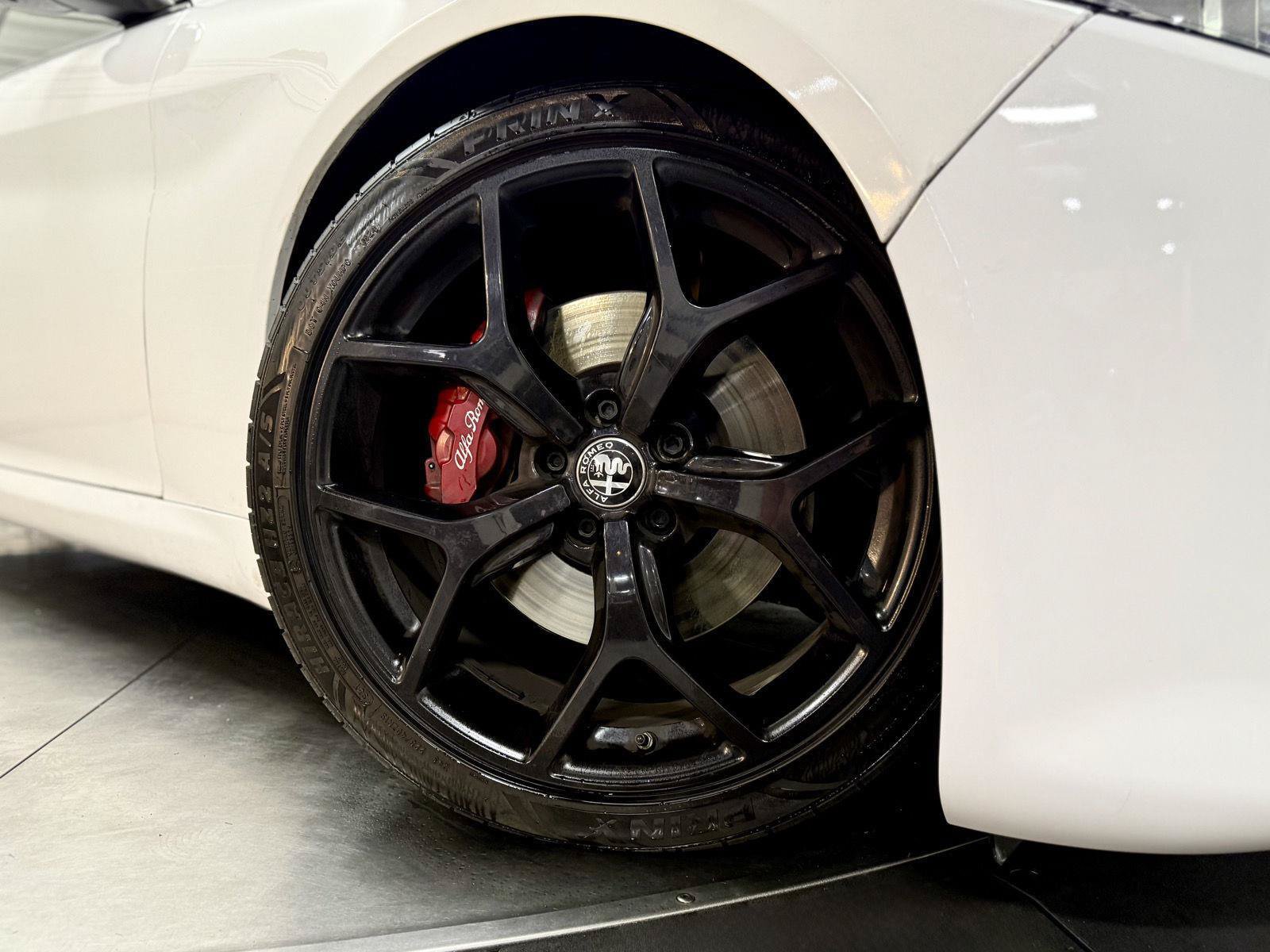 Used 2020 Alfa Romeo Giulia w/ Quick Order Package 22K Sport RWD image 10
