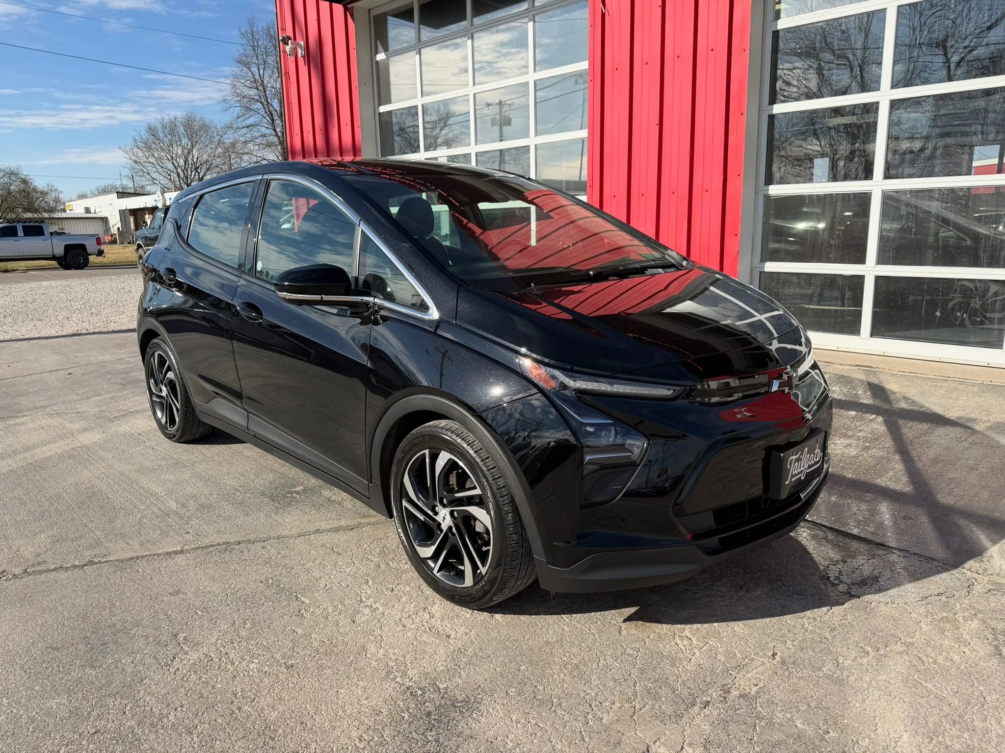 Used 2023 Chevrolet Bolt LT image 2