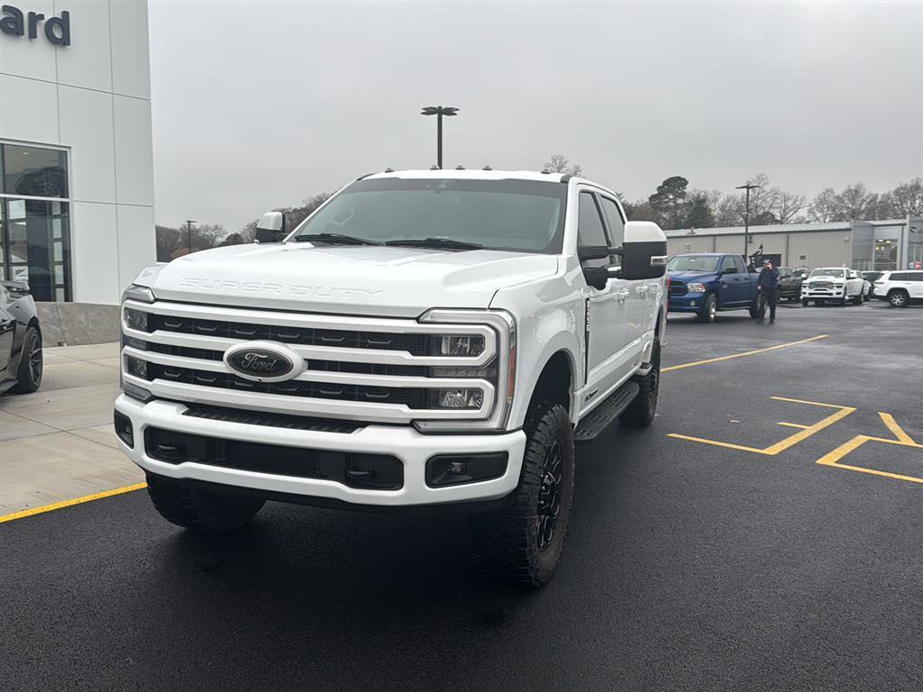 Used 2023 Ford F250 XLT w/ Black Appearance Package image 3