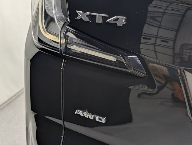 Used 2022 Cadillac XT4 Sport w/ Enhanced Visibility Package AWD/4WD image 5